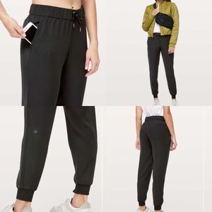 Lululemon On the Fly Jogger Size 4 Black
